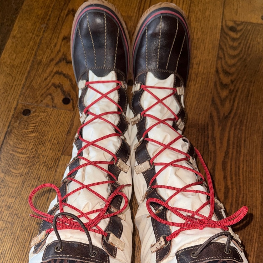 Pajar Women’s Tall Lace-Up Snow Boots size 41 US 10 Brown Cream Apres Ski